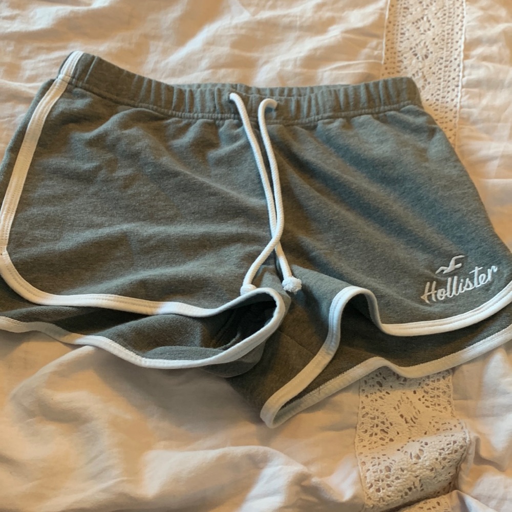 Hollister Ultra High Rise Grey Shorts